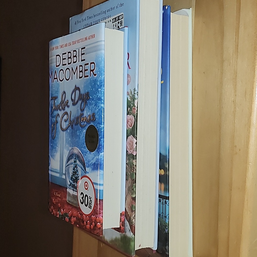 Books by: Debbie Macomber - Picture 6 of 8